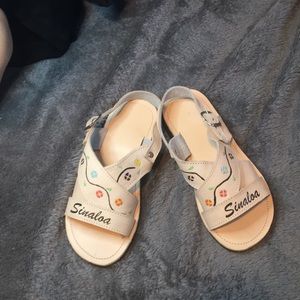 It sandals from Mexico in Mexico there size1 but in us it 3 1/2